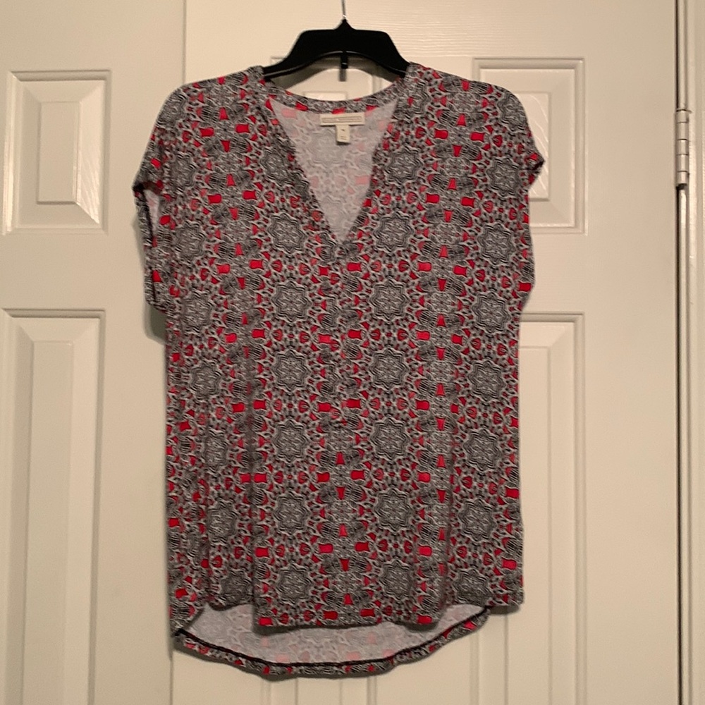 Dana Buckman split neck top nwot